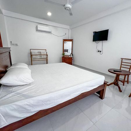 Meridian Holiday Resort Ratnapura Extérieur photo