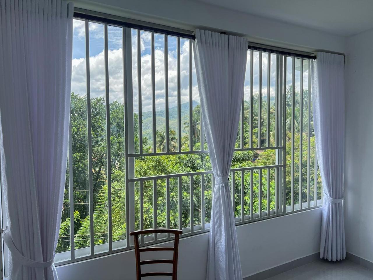 Meridian Holiday Resort Ratnapura Extérieur photo